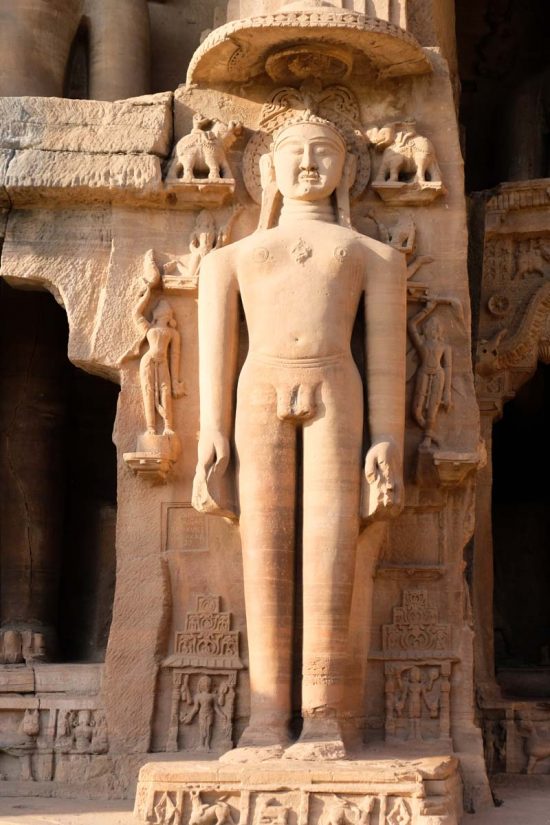 Inde, Madhya Pradesh, Gwalior, grande statue jaïne
