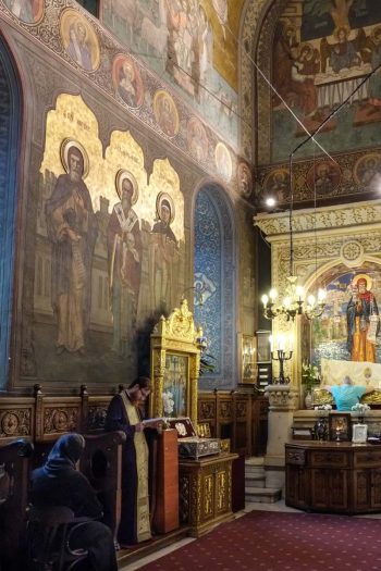 Roumanie, Bucarest, intérieur d'église