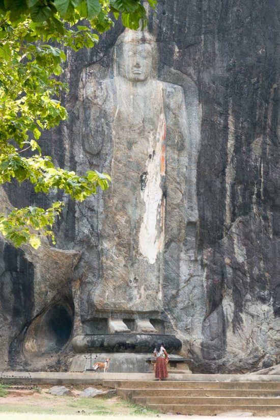 Sri Lanka, Wellawaya ,  grand bouddha à Buduruwagala