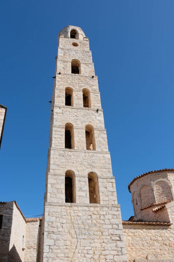 Très haut campanile