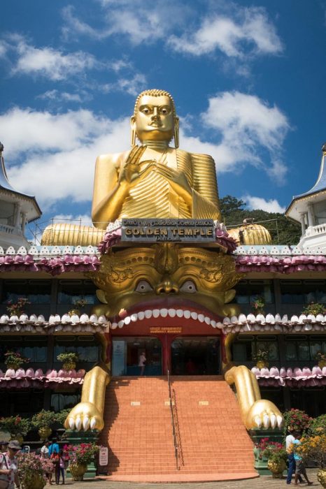 Whaaah!!! c'est un temple, ça ? ou le palais des horreurs?