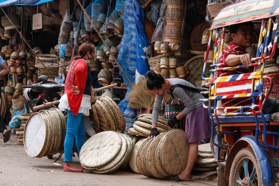 Vanneries au marché Khua Din