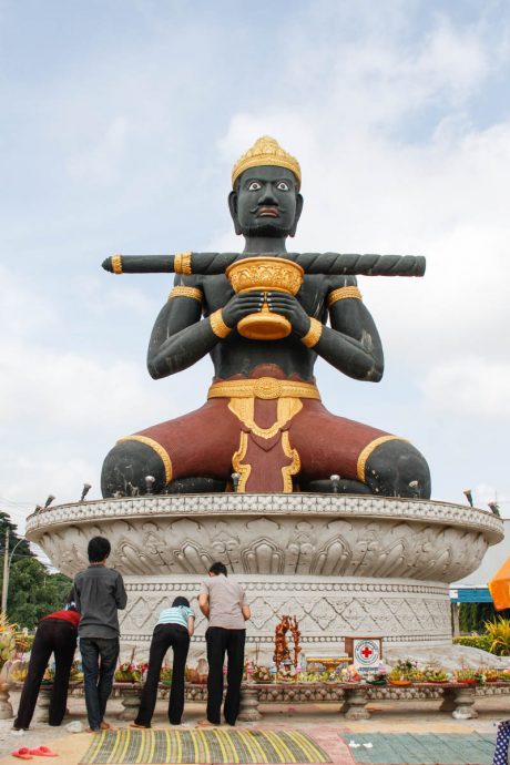 statue géante de Dambang